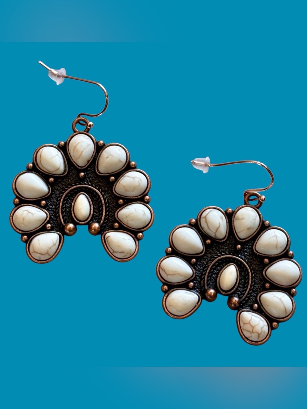 Boho Western Chic Cream Natural Stone Floral Fan Drop Earrings. NWT